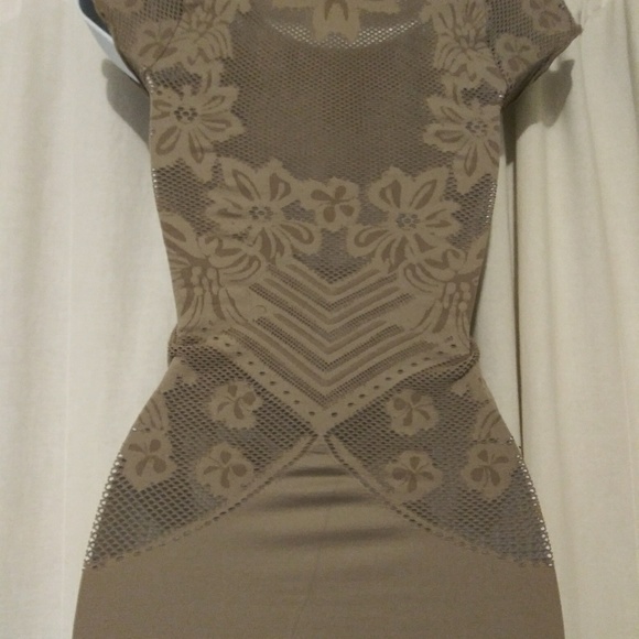 Hardly Worn Stretchy Net Detailed Sexy Shirt Top - Picture 5 of 5